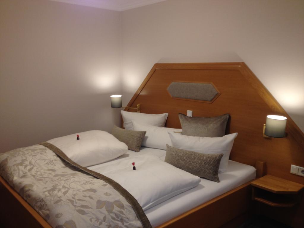Hotel Kaiserhof Medebach Oda fotoğraf